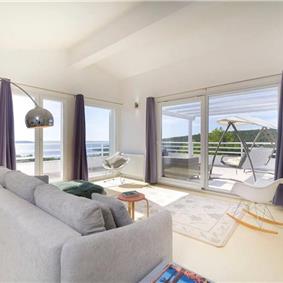 3 Bedroom Villa with Pool, Terrace and Sea Views near Vinisce, Sleeps 7